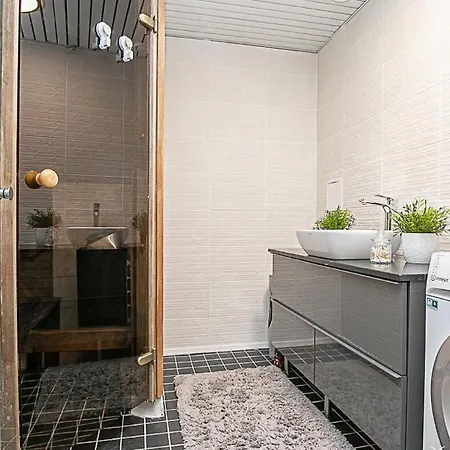 Tondiraba Apartment
