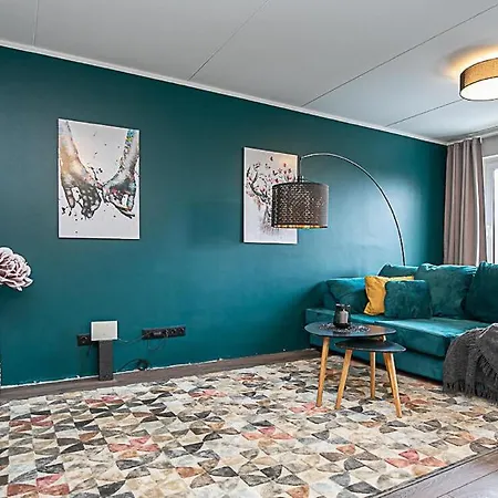 Tondiraba Apartment